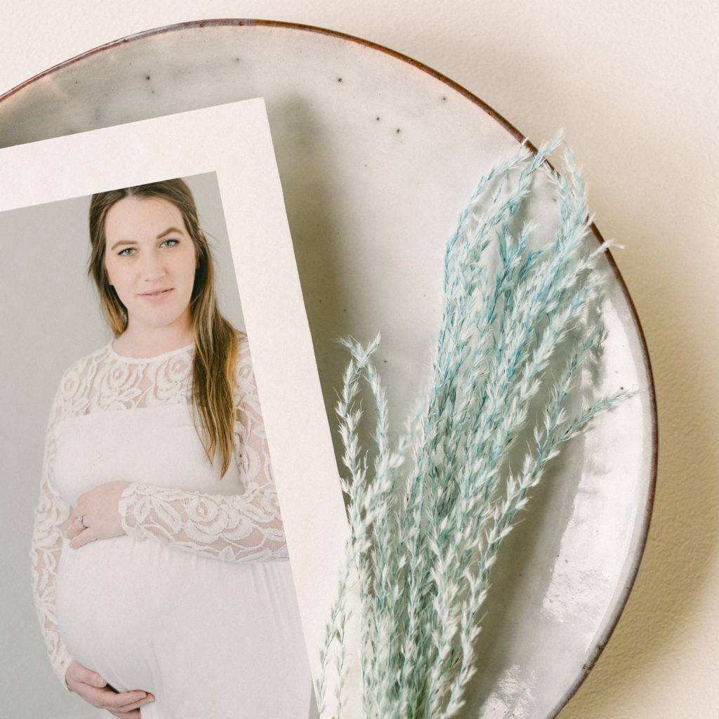 5 tips for booking a maternity photographer