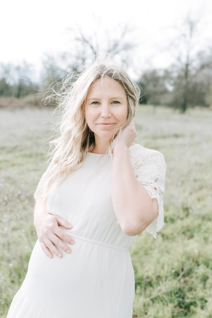 5 tips for booking a maternity photographer